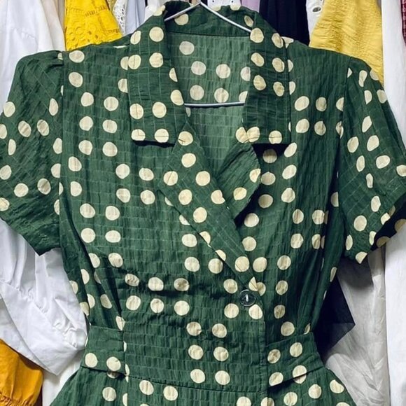 Green dress - Picture 2 of 3